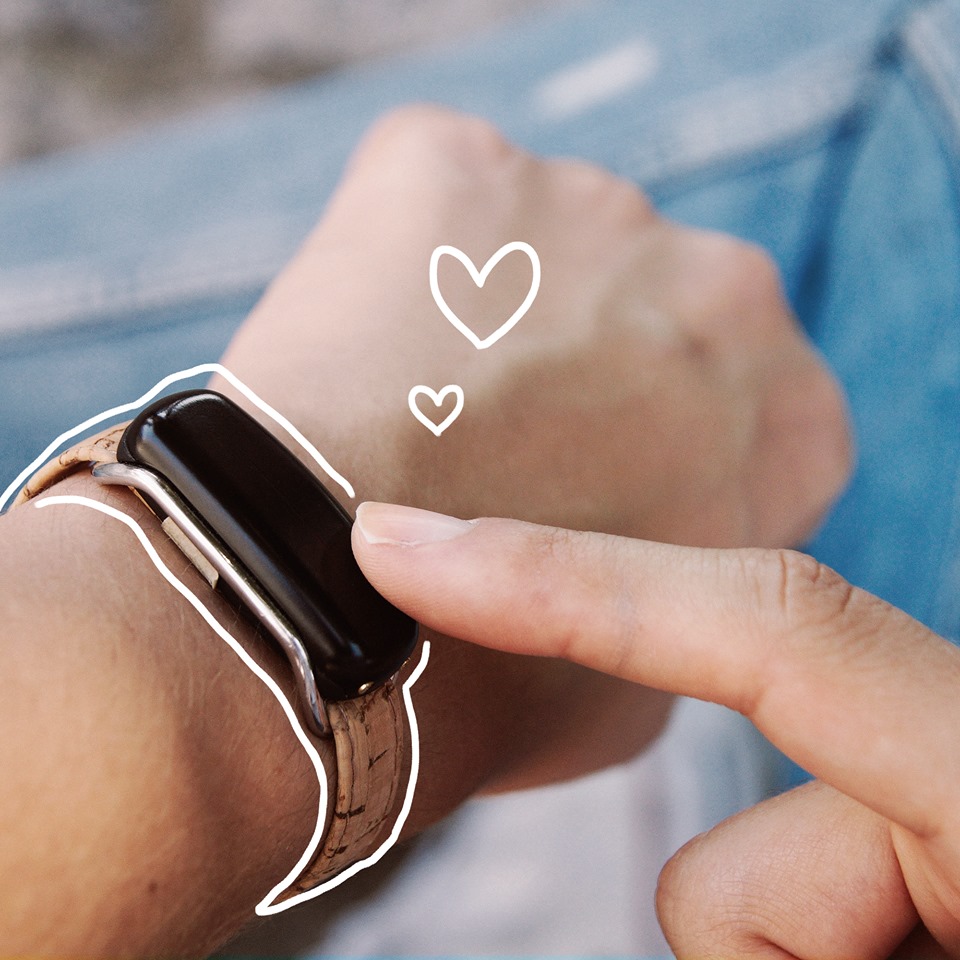 Bond Touch Review: The touch bracelets that bring long-distance lovers  closer than ever